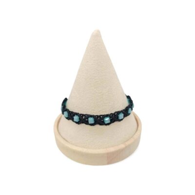 Χειροποίητο Βραχιόλι Μακραμέ με Γαλάζια Κρύσταλλα Κύβους