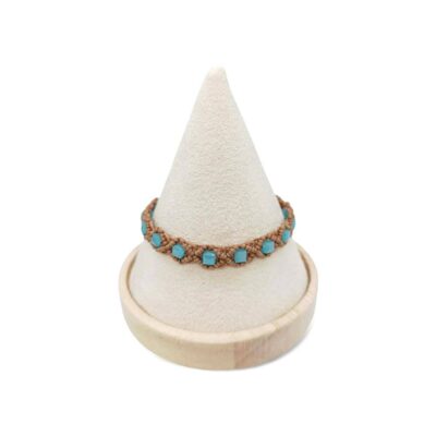 Χειροποίητο Βραχιόλι Μακραμέ Nude με Γαλάζια Κρύσταλλα Κύβους