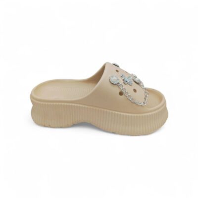 Sesamall Γυναικείες Καλοκαιρινές Παντόφλες Με Διακοσμητικά Γούρια Beige